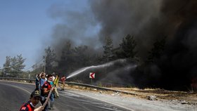 Turecko sužují rozsáhlé požáry (1.8.2021)