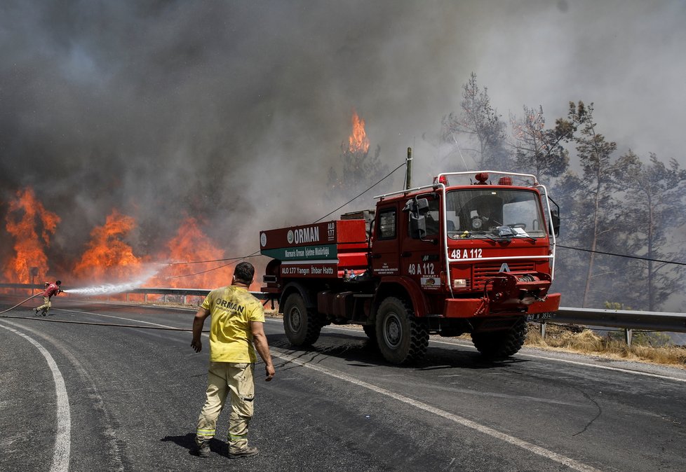 Turecko sužují rozsáhlé požáry (1.8.2021)