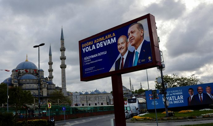 Turecký prezident Recep Erdogan bude obhajovat prezidentské křeslo, (11.05.2023).