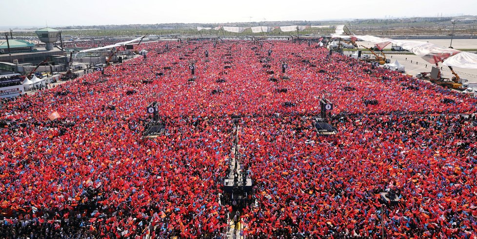 Turecký prezident Recep Erdogan bude obhajovat prezidentské křeslo, (11.05.2023).