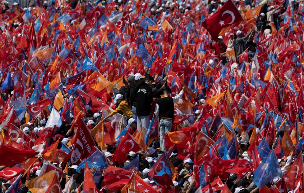 Erdogan obhajuje prezidentské křeslo.
