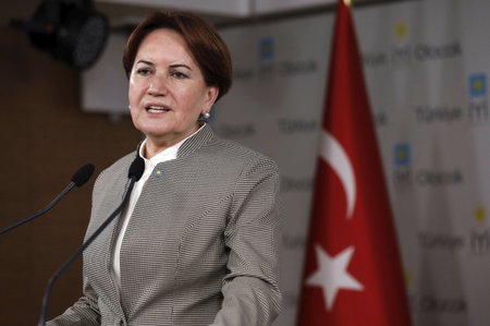 Meral Aksenerová, kandidátka na tureckou prezidentku