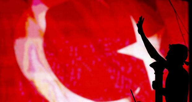 Další čistky po puči v Turecku: Prezidentská stráž končí