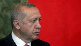 Erdogan drsně účtuje s opozicí. Za pokus o převrat dostalo 151 lidí doživotí