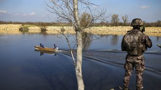 Řekové a Turci se přou o hranici, na kterou se možná brzy vrátí uprchlíci