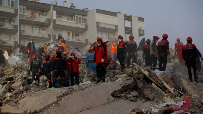 Turecko a Řecko zasáhlo silné zemětřesení.