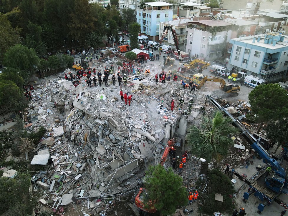Turecko a Řecko zasáhlo silné zemětřesení (31. 10. 2020).