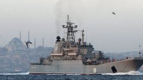 Na snímku ruské loď César Kunikov.