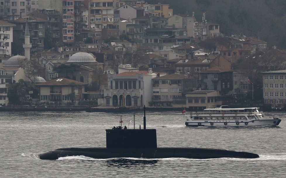 Ruská ponorka u břehů Istanbulu