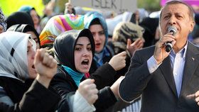Strach a nejistota v Turecku: Panují obavy z islamizace země.