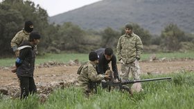 Při tureckém bombardování Afrinu zemřelo 17 lidí, včetně kurdských milicionářů.
