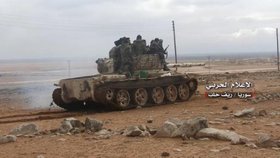 Arabsko-kurdské milice varují, že operace posílí teroristickou organizaci Islámský stát (ISIS).