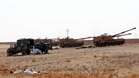 Turci pokračují v tvrdé ofenzivě v Sýrii.