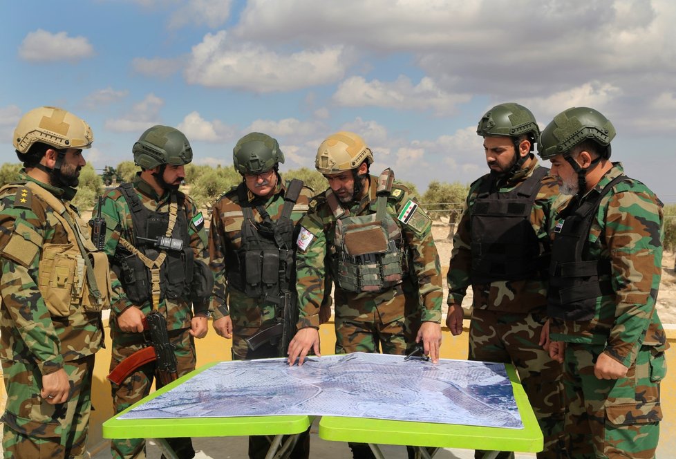 Vojáci a jejich přípravy na úder v Sýrii