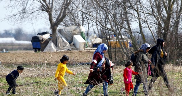 Turci otevřeli migrantům bránu do Evropy. Bulhaři a Řekové míří k hranicícm