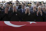 Turecko truchlí nad mrtvými vojáky. (Ilustrační foto)