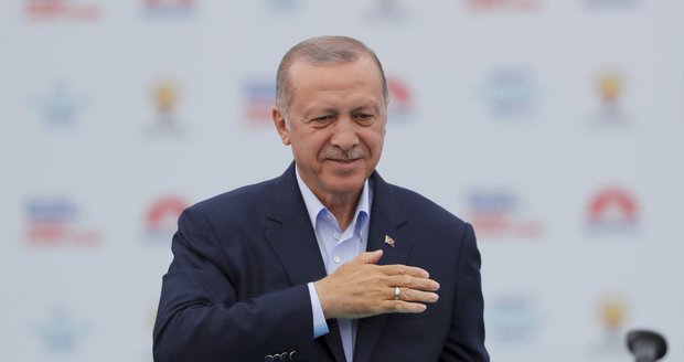 Erdogan s volbami zřejmě posílí svou moc. Turecko se změní na prezidentský stát