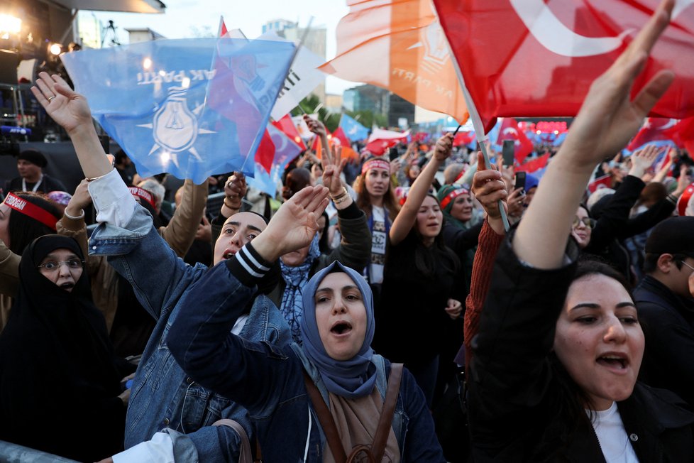 Volby v Turecku: Příznivci stávajícího prezidenta Erdogana se radují (14. 5. 2023)