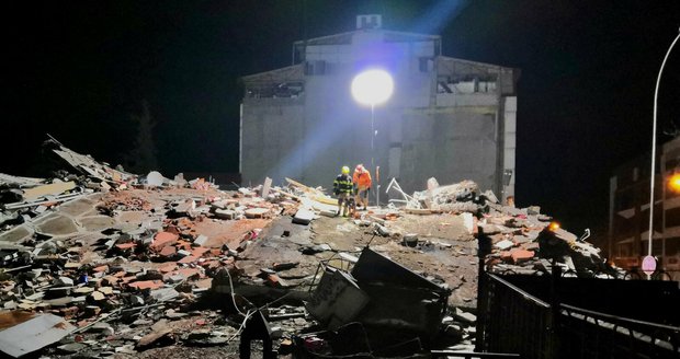 Čeští hasiči o složité akci v troskách v Turecku: Takhle hledají přeživší na místech „vyštěkaných“ psy 