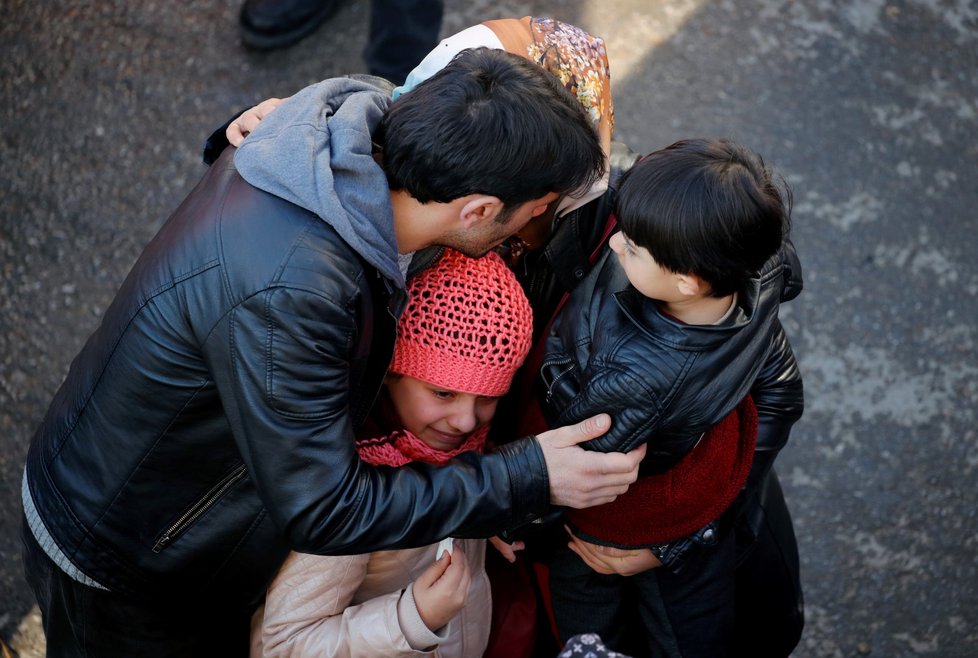 Páteční zemětřesení v Turecku má už 31 obětí