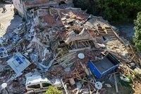 Turecko zasáhlo silné zemětřesení! Desítky zraněných, 2700 Čechů v zemi, 16 zřícených budov