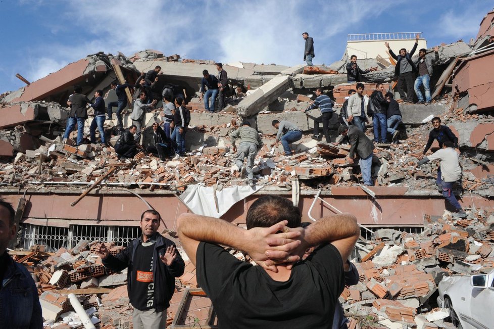 Zemětřesení v Turecku (snímky z minulého otřesu)