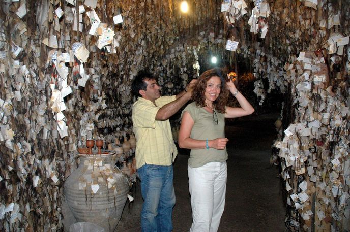 Netradiční muzeum vlasů ukrývá sklípek v tureckém městě Avanos
