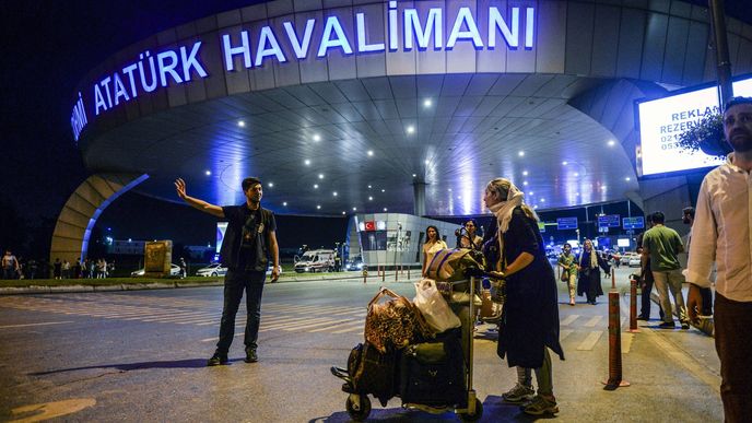 V Turecku probíhá vyšetřování teroristické útoku na istanbulském letišti