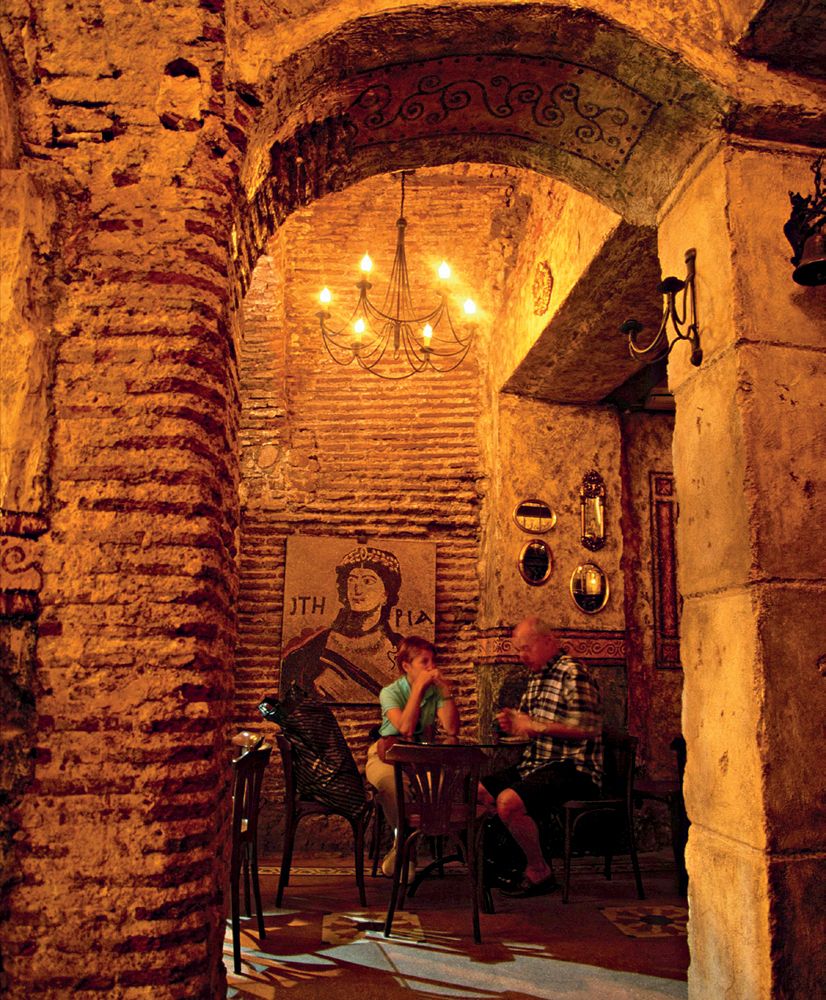 Kavárna v příšeří Velkého bazaru