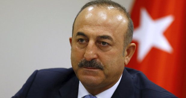 Zákaz, nezákaz: Turecký ministr chce v Hamburku vystoupit za každou cenu
