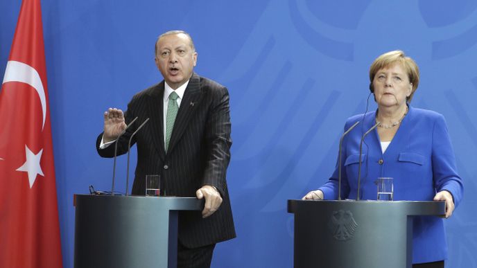 Turecký prezident Recep Tayyip Erdogan a německá kancléřka Angela Merkelová.