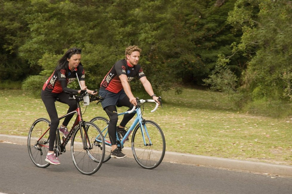 Turia je stále aktivní sportovkyní, při cyklistickém závodu ujela 2 800 kilometrů.