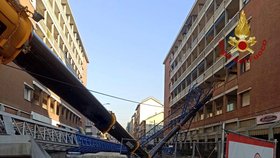 V Turíně se na staveništi zřítil jeřáb. Nejméně tři lidé zemřeli. (18. 12. 2021)