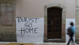 Turisti, táhněte! Chorvatsko a další země se brání přívalu cestovatelů, zavedou limity na lidi?
