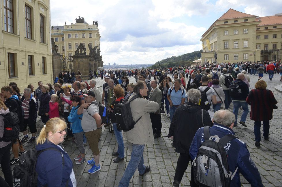 Ruští turisté ve světě nemají dobrou pověst.