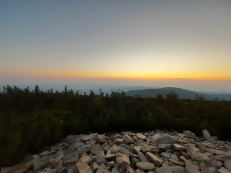 Noční Sněžka očima redaktorky Blesku: Silný vítr, výkaly a davy turistů