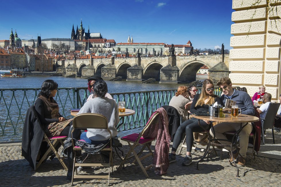 Kontrolami ČOI neprošla třetina prodejců v turistických oblastech (ilustrační foto)