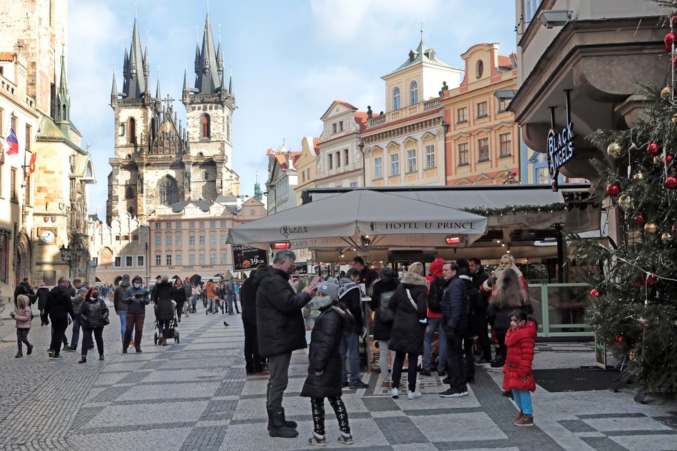 Staroměstské náměstí o první adventní neděli.