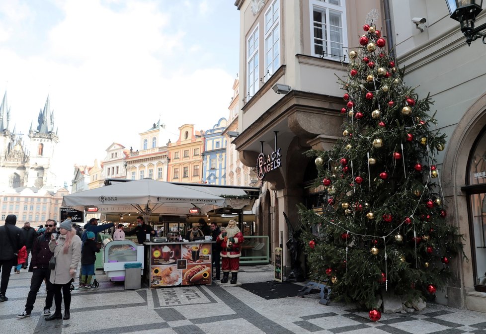 Staroměstské náměstí o první adventní neděli.