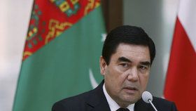 Při prezidentských volbách v Turkmenistánu potřetí zvítězil Gurbanguli Berdymuhamedov.