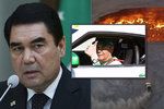 Turkmenský prezident Gurbanguli Berdymuhamedov se projel kolem Brány do pekla.