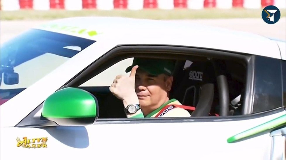 Turkmenský prezident Gurbanguli Berdymuhamedov miluje rallye.