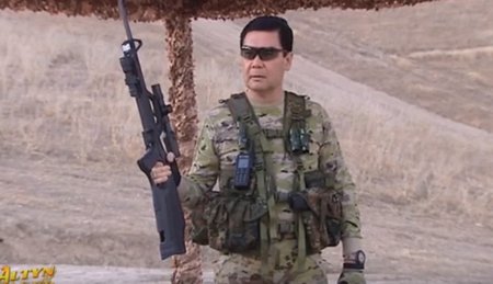 Vládce Turkmenistánu se předvedl v roli Terminátora