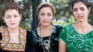 V Turkmenistánu chytají policisté večer ženy a odvádějí je na testy