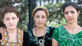 Turkmenské ženy si možná už nalehko nevyrazí. Stát jim zakázal dovoz bikin