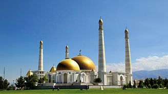 Střední Asie, svérázná civilizační křižovatka mezi Evropou a Dálným východem: Bizarní Turkmenistán