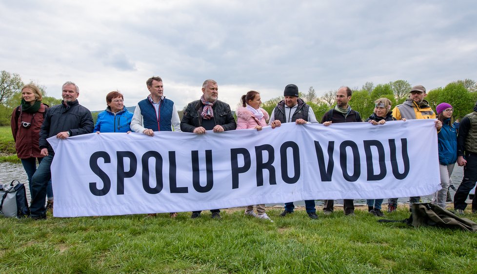 Lidé protestovali proti rozšiřování dolu Turów