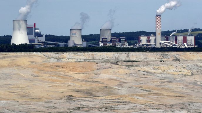 Polská uhelná elektrárna Turów