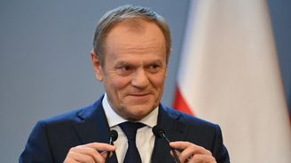 Tusk zajistil pro Polsko peníze z Bruselu, jeho vztahy s Kyjevem testují zemědělci