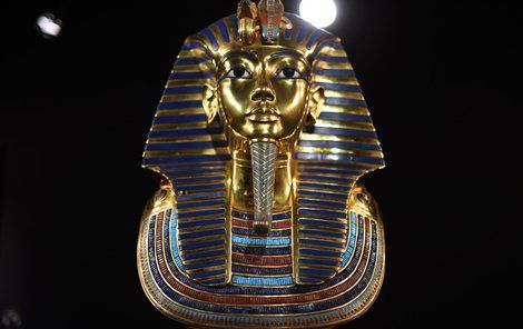 Slavná posmrtná maska mladého faraona.